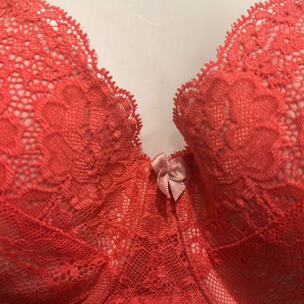 Victoria’s Secret Lace Push-Up Bra - 36DD - Picture 3 of 6